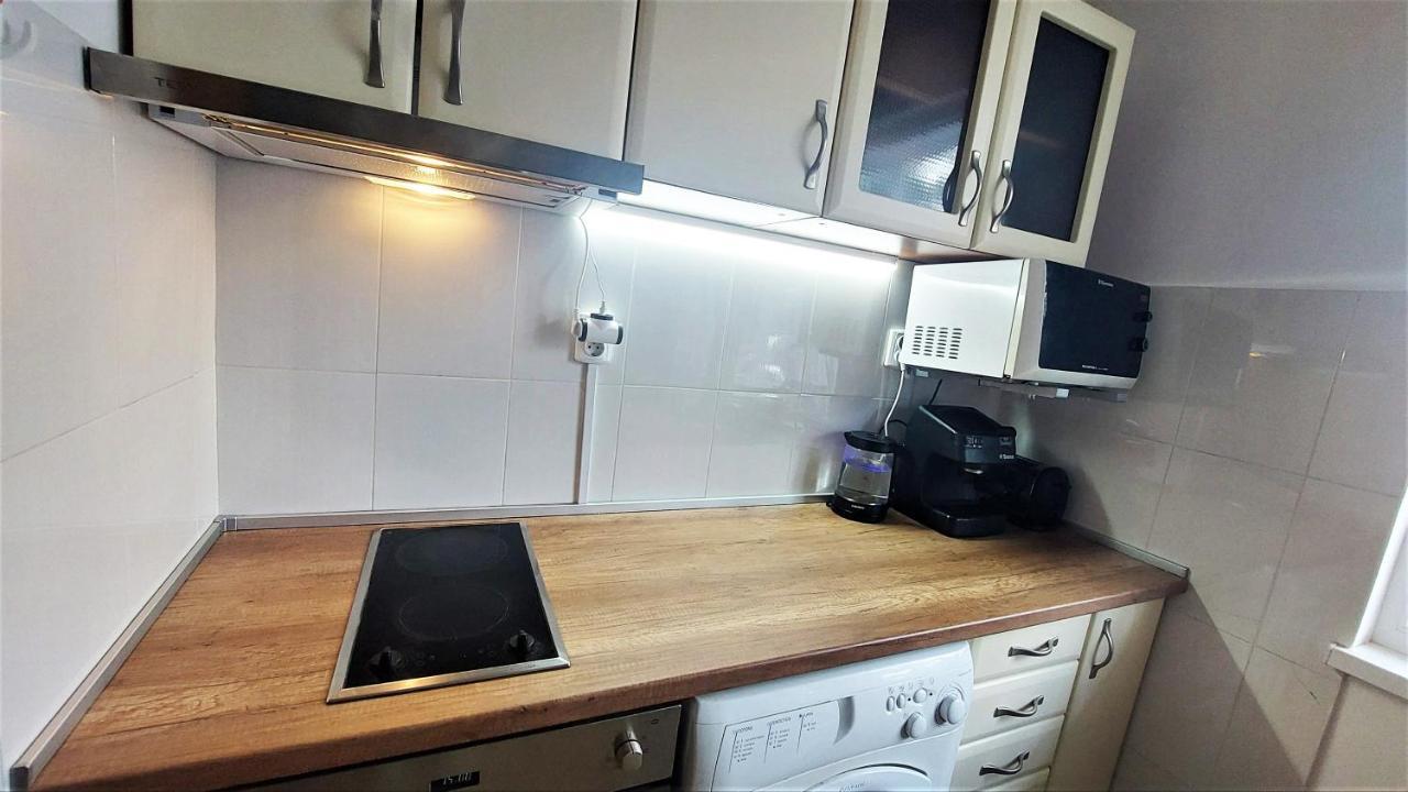 3 Rooms Apartment, Top Center, 1St Floor, Aubg, Free Parking, Pc I5 Ssd, 3 Led Tvs 200 Channels, Wifi, Terrace, Easy-Late Check-In, Stay Before Greece 布拉格埃夫格拉德 外观 照片