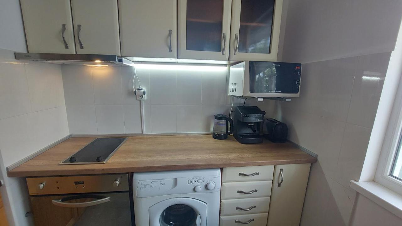 3 Rooms Apartment, Top Center, 1St Floor, Aubg, Free Parking, Pc I5 Ssd, 3 Led Tvs 200 Channels, Wifi, Terrace, Easy-Late Check-In, Stay Before Greece 布拉格埃夫格拉德 外观 照片