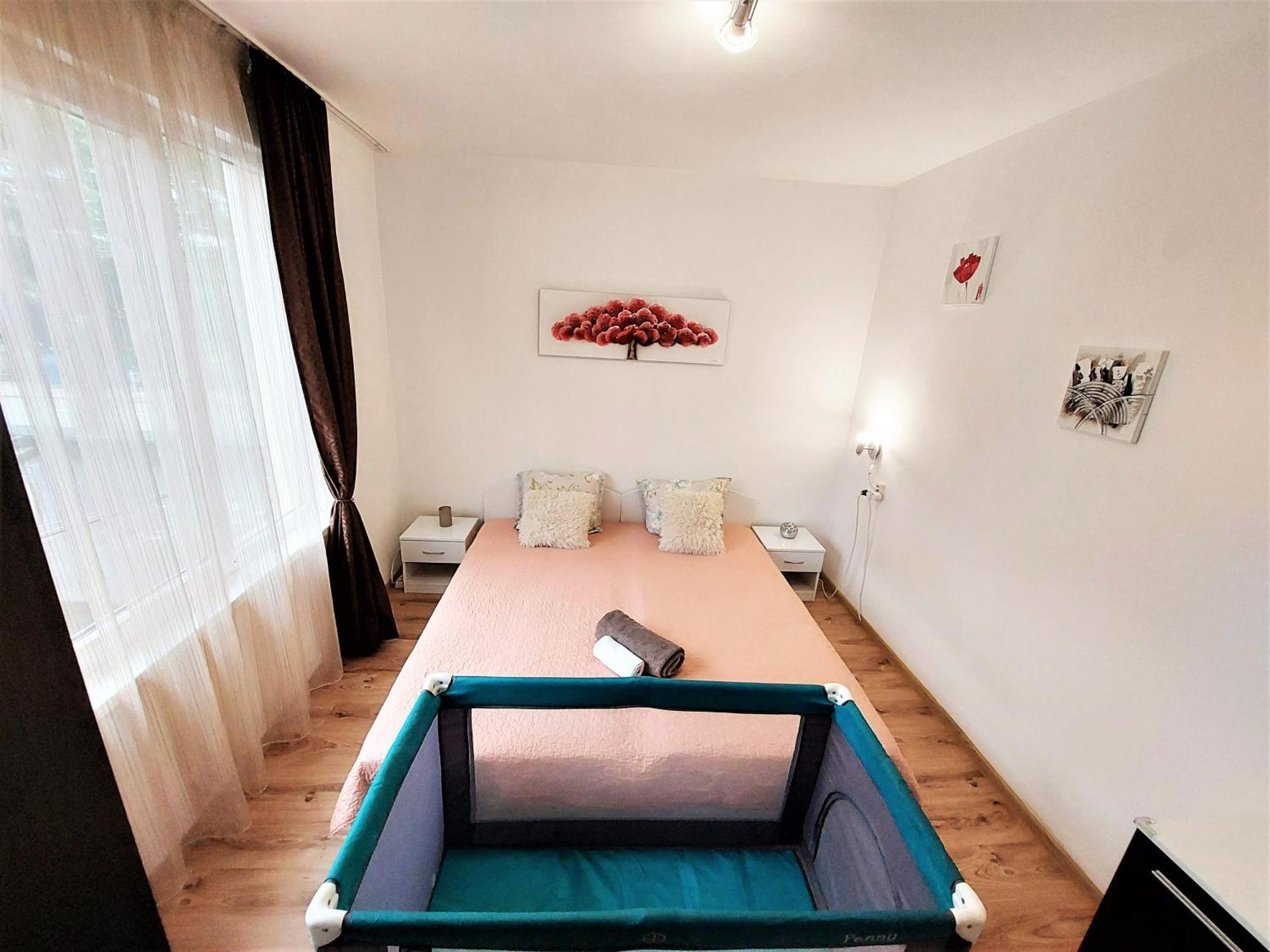 3 Rooms Apartment, Top Center, 1St Floor, Aubg, Free Parking, Pc I5 Ssd, 3 Led Tvs 200 Channels, Wifi, Terrace, Easy-Late Check-In, Stay Before Greece 布拉格埃夫格拉德 外观 照片