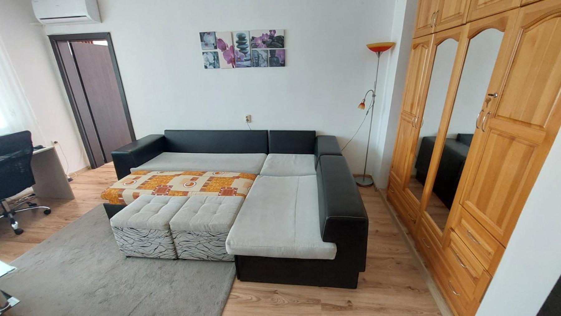 3 Rooms Apartment, Top Center, 1St Floor, Aubg, Free Parking, Pc I5 Ssd, 3 Led Tvs 200 Channels, Wifi, Terrace, Easy-Late Check-In, Stay Before Greece 布拉格埃夫格拉德 外观 照片