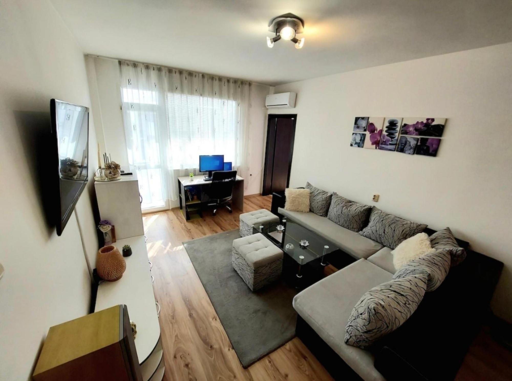 3 Rooms Apartment, Top Center, 1St Floor, Aubg, Free Parking, Pc I5 Ssd, 3 Led Tvs 200 Channels, Wifi, Terrace, Easy-Late Check-In, Stay Before Greece 布拉格埃夫格拉德 外观 照片