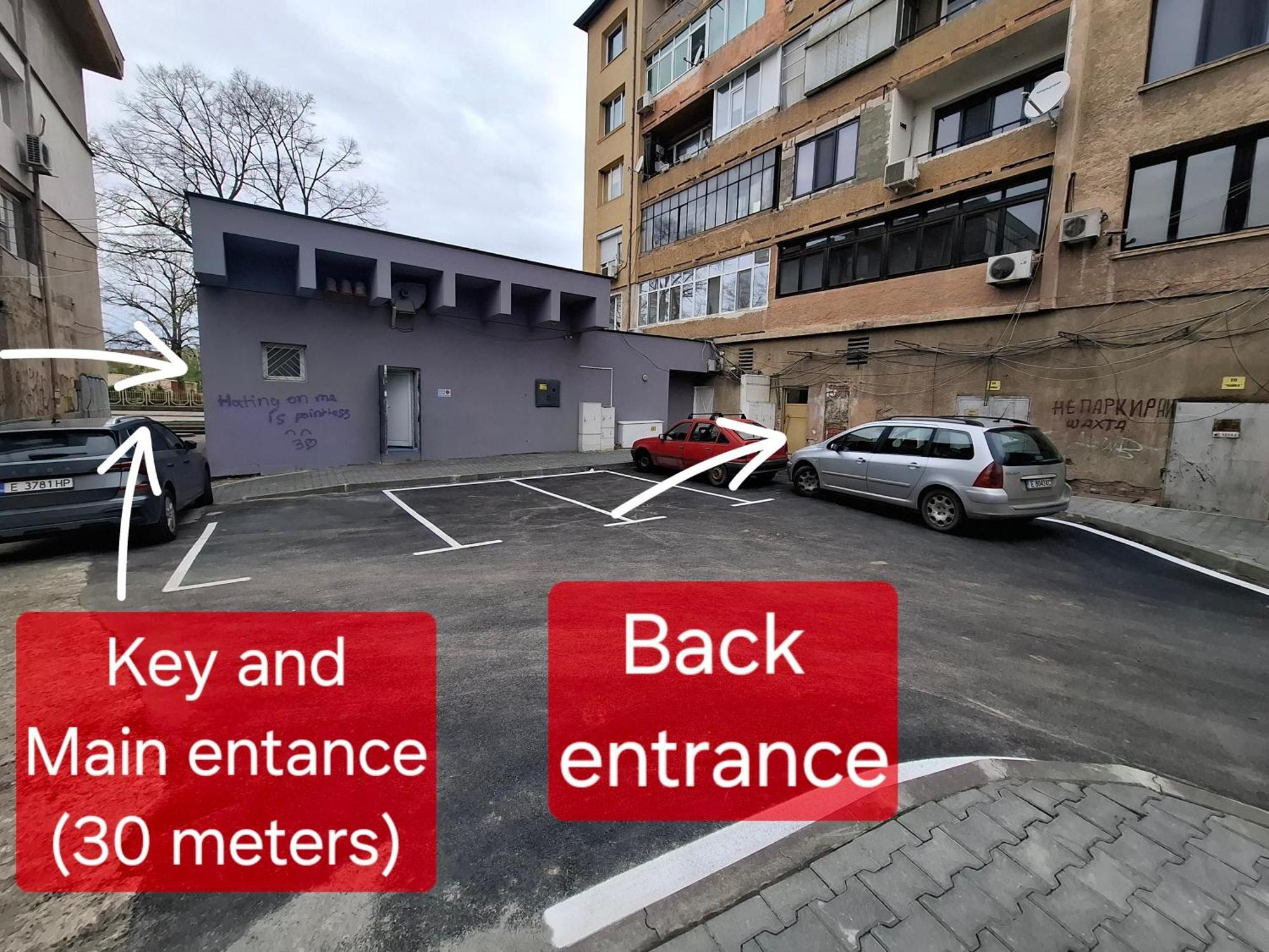 3 Rooms Apartment, Top Center, 1St Floor, Aubg, Free Parking, Pc I5 Ssd, 3 Led Tvs 200 Channels, Wifi, Terrace, Easy-Late Check-In, Stay Before Greece 布拉格埃夫格拉德 外观 照片